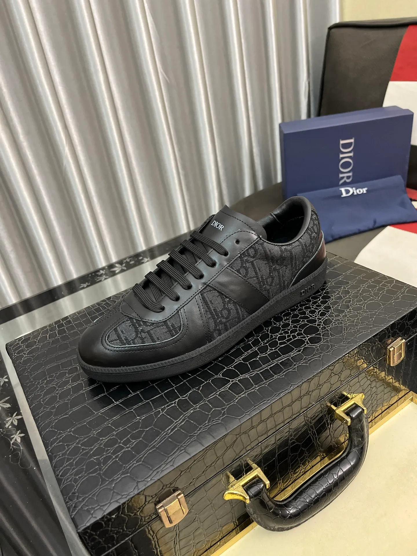 Men's Men's Shoes 💰400⌚️⌚️《Dior DIOR*》The latest and most popular casual shoes, top brand [seduce] luxury~purchase, top~quality. [Strong] The upper is made of imported breathable cowhide with material ➕ breathable sheepskin feet (•) and fine workmanship. Original stylish and stylish soft rubber wear-resistant outsole, light and comfortable on the foot, size: 38-442️⃣colors available
